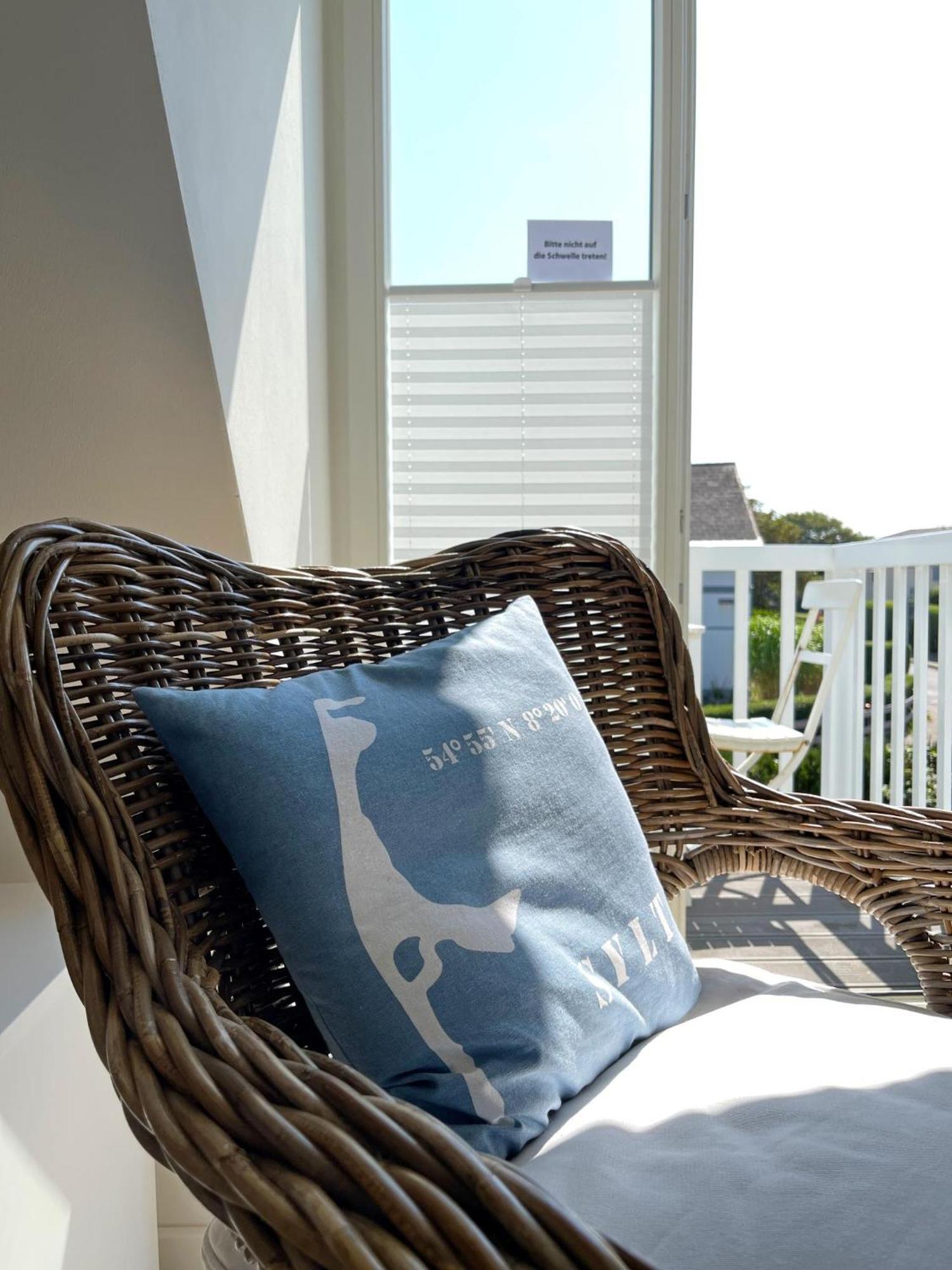 Ferienwohnung Haus Duenenrose Whg 3 Mit Balkon Westerland Exteriör bild