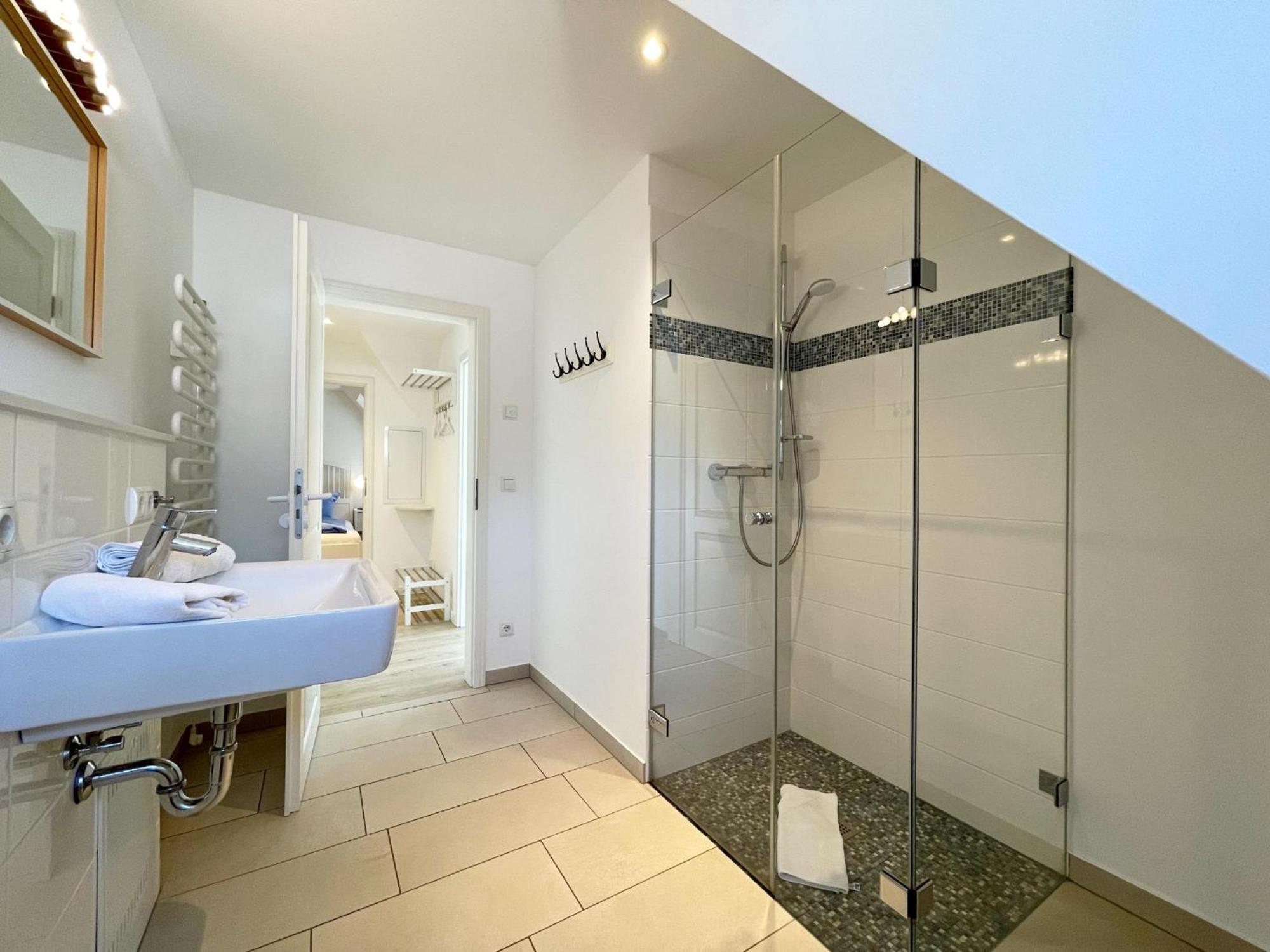 Ferienwohnung Haus Duenenrose Whg 3 Mit Balkon Westerland Exteriör bild